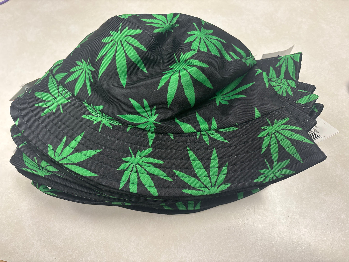 Pot leaf bucket hat