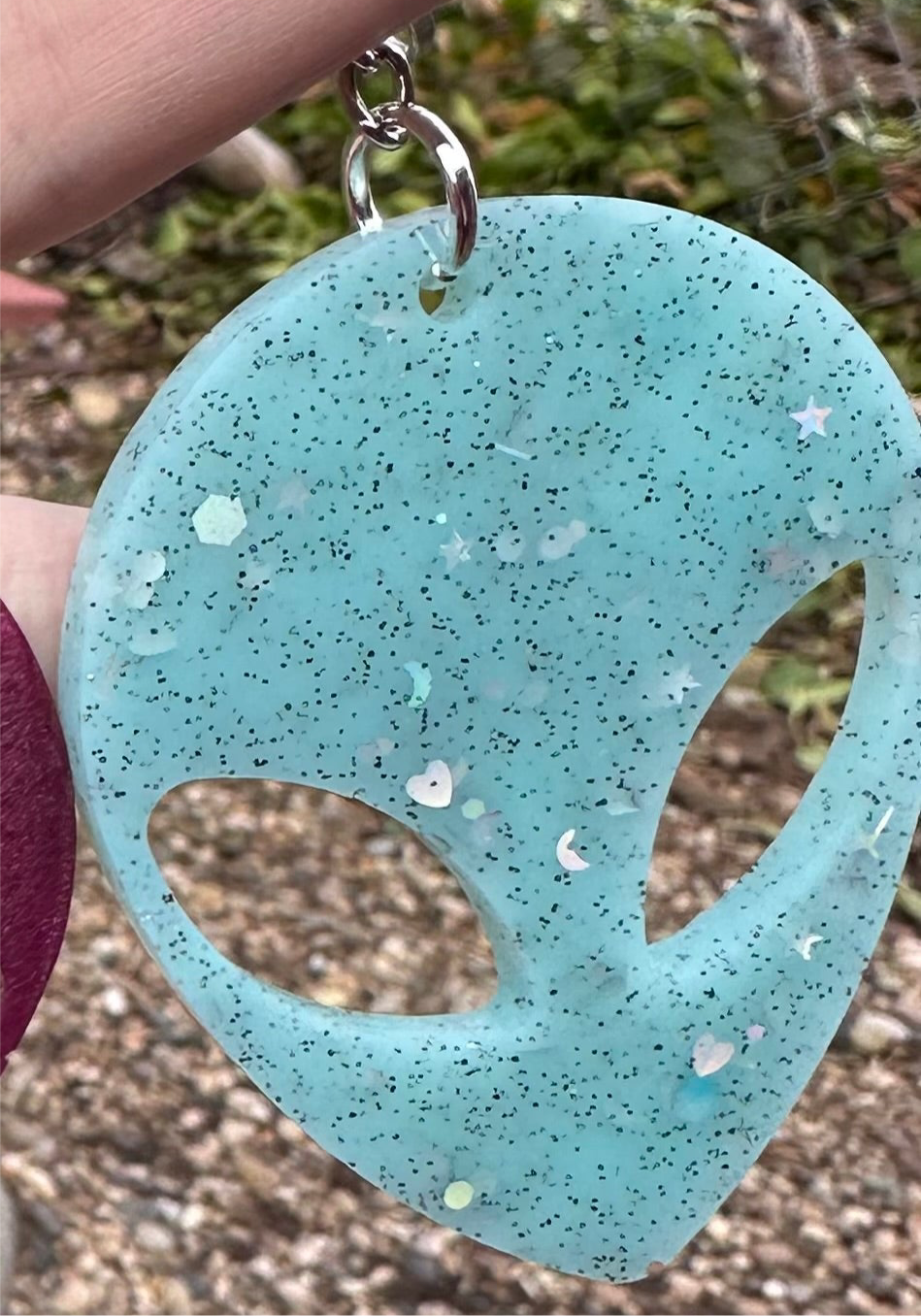 Alien head keychain