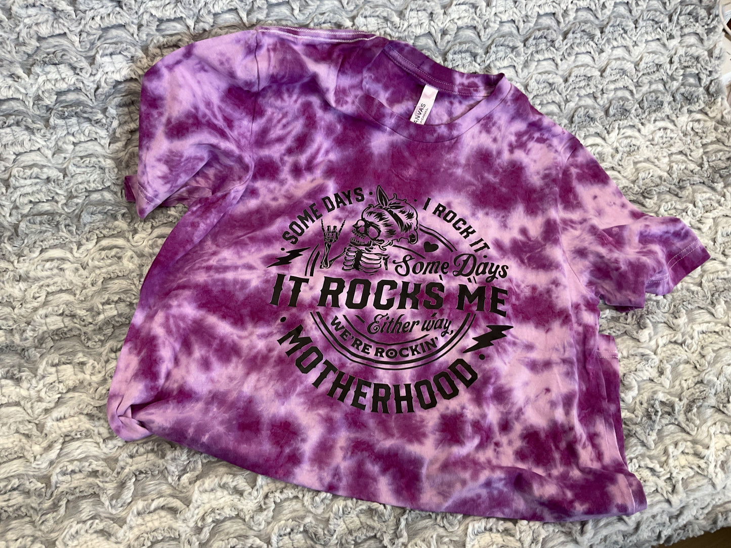 It rocks me motherhood Tshirt Medium