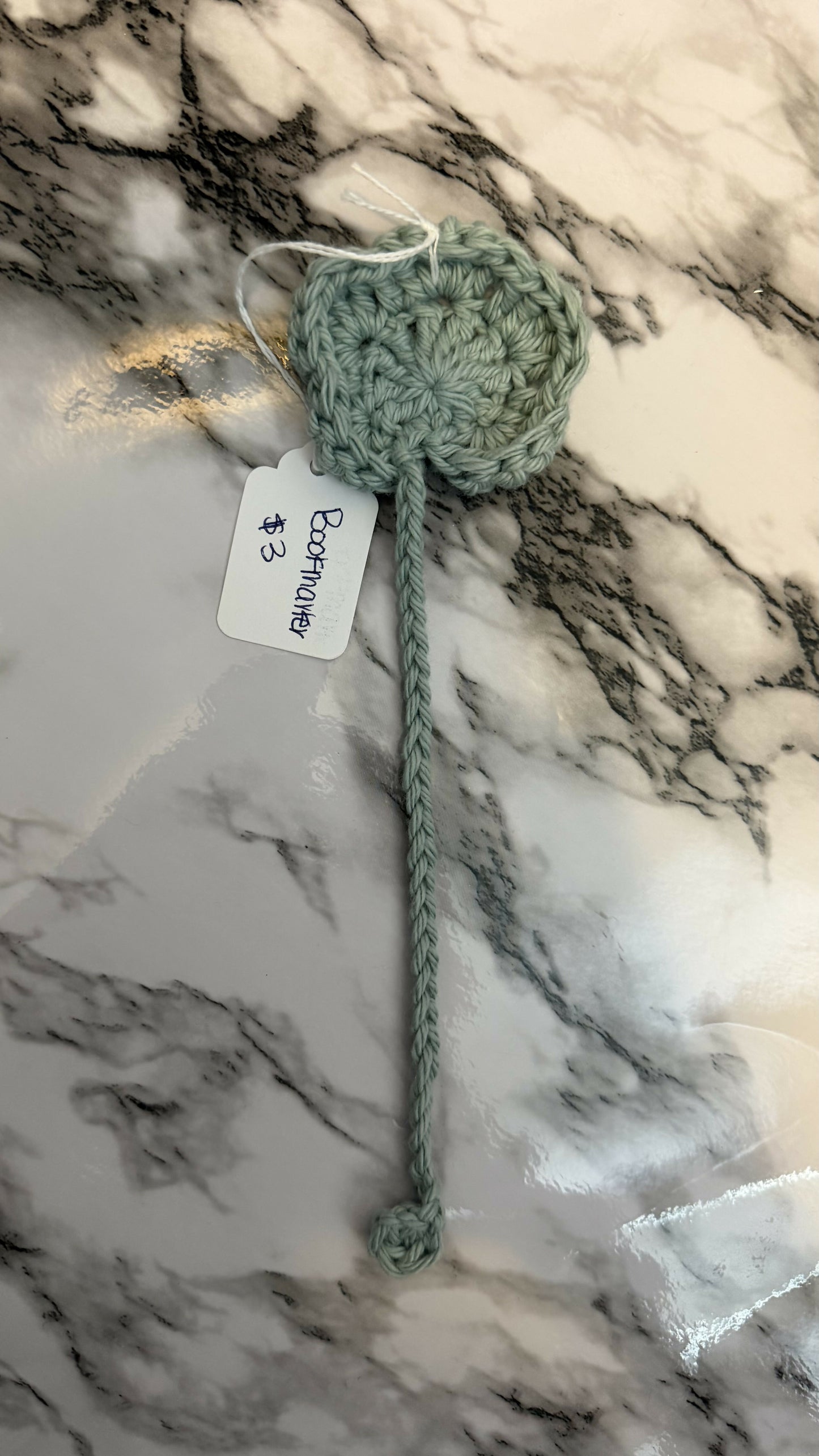 Crochet flower bookmark
