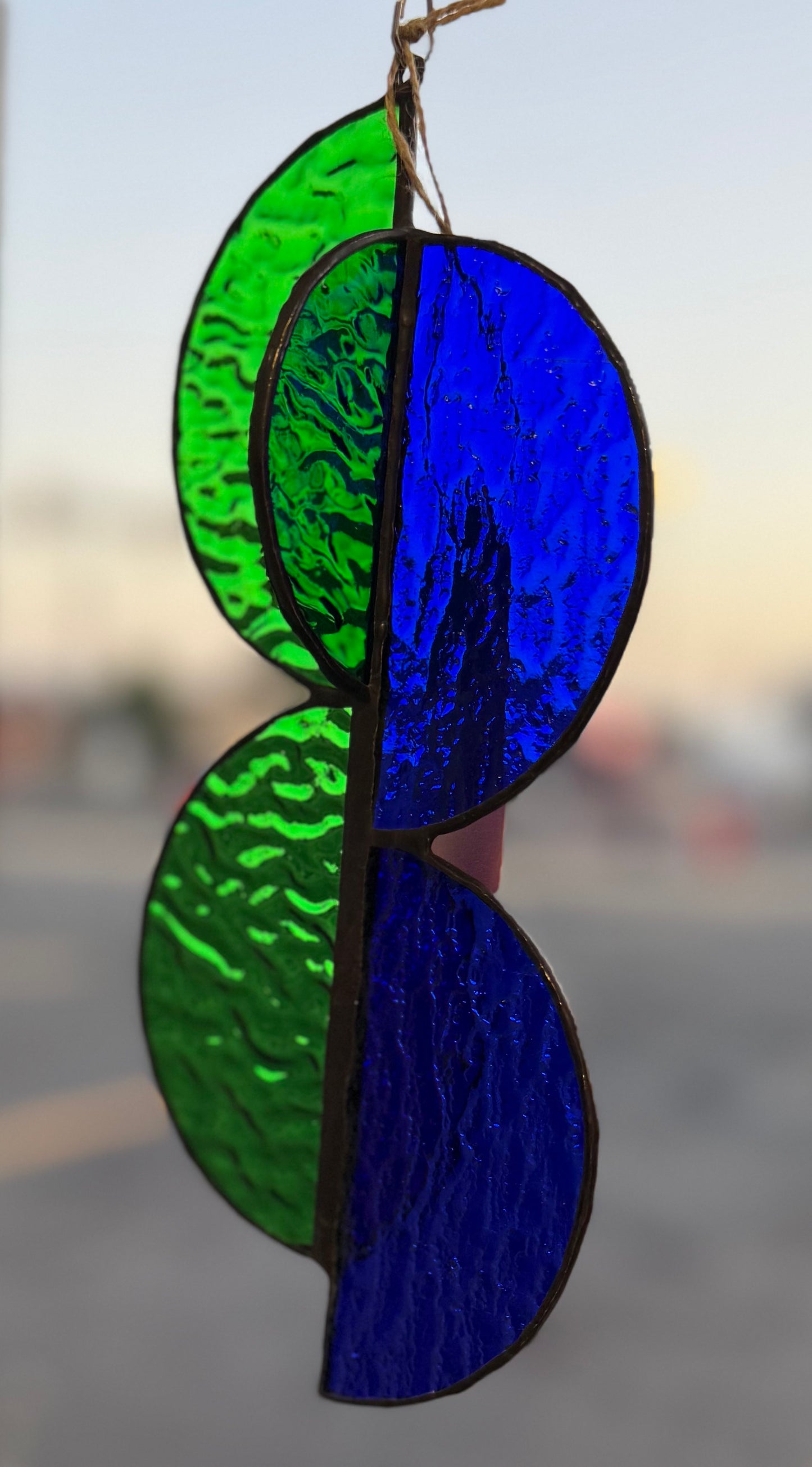 Stained glass spinner