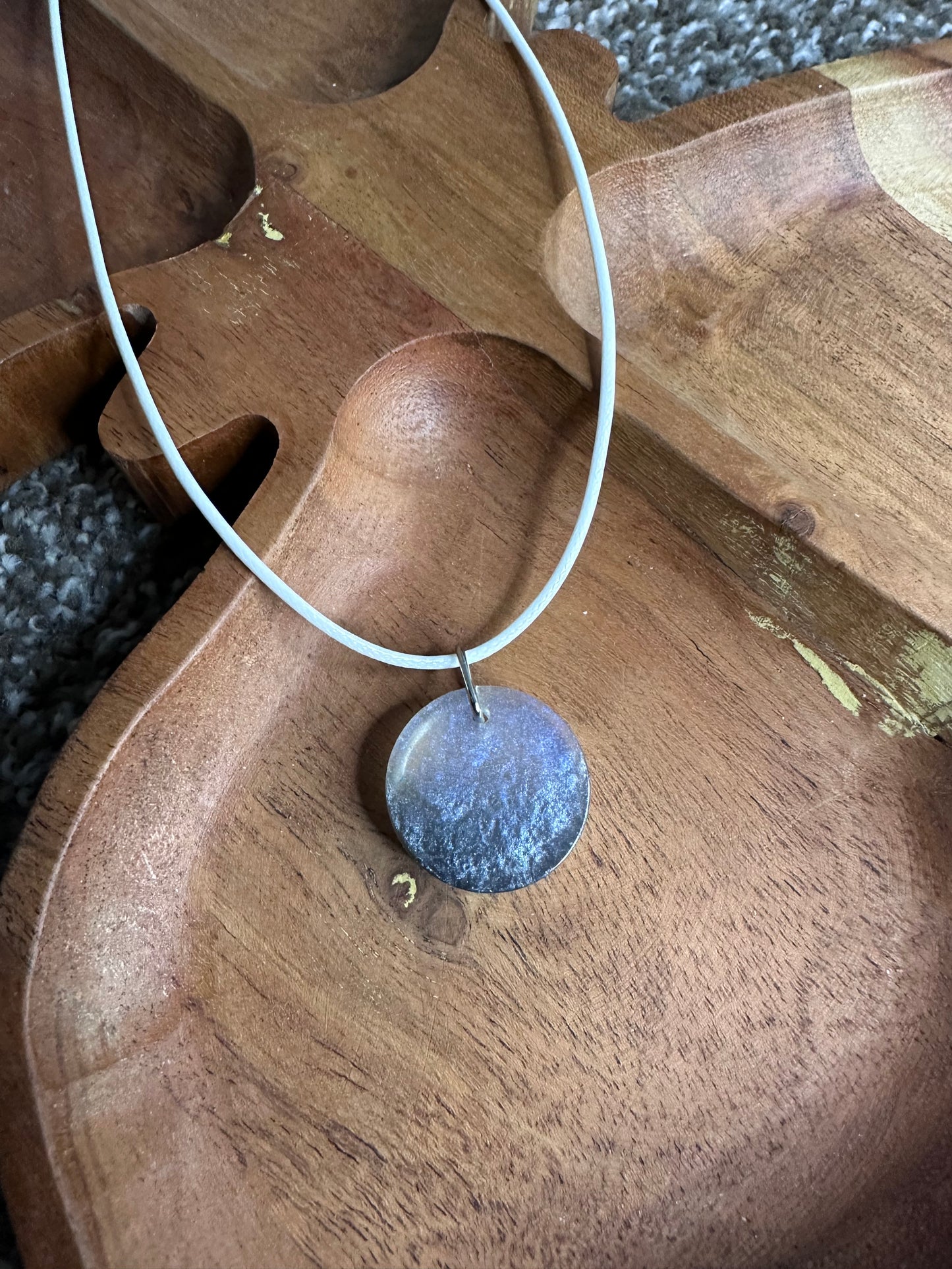 Mini oval pendant mixed grey and blue white pigment
