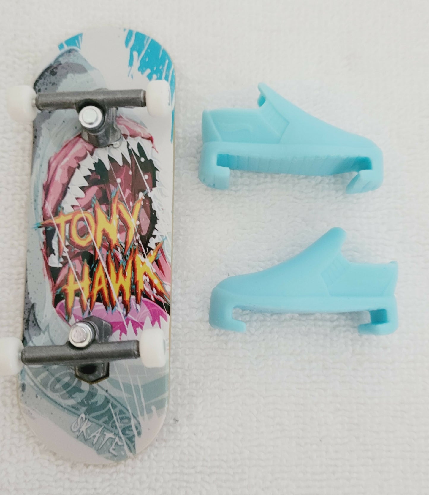 Hot Wheels Skate Tony Hawk Shark Jaws Fingerboard