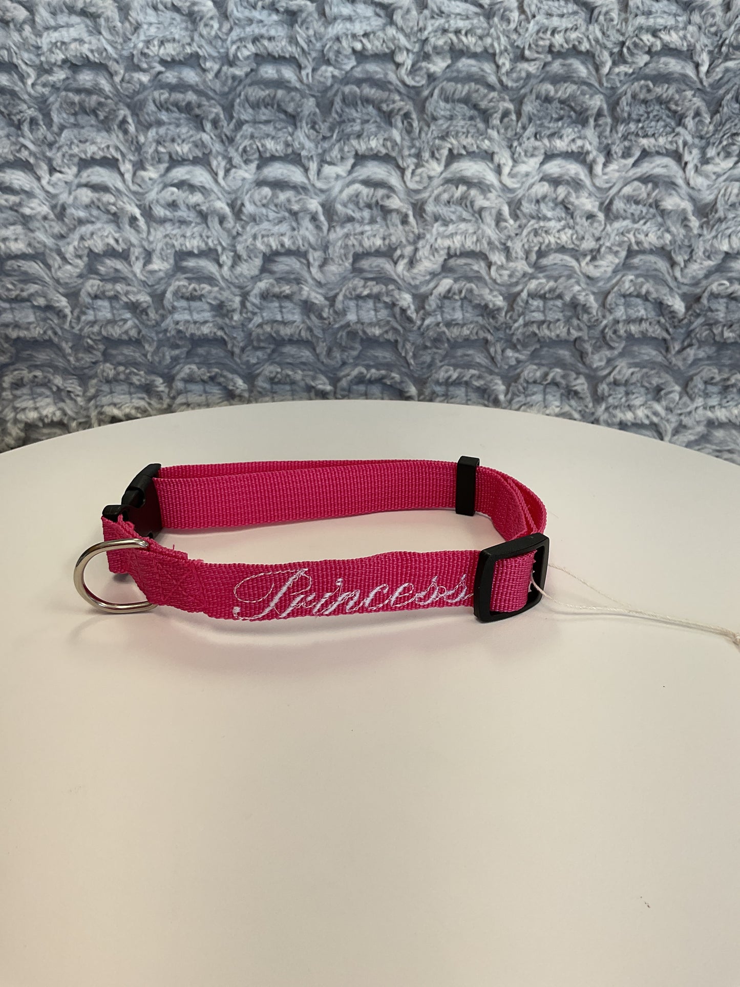 Collars embroidered