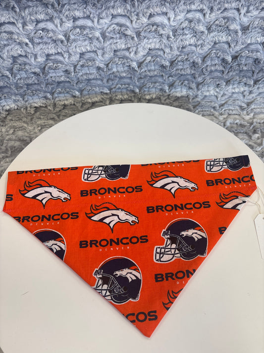 Bronco collar bandana