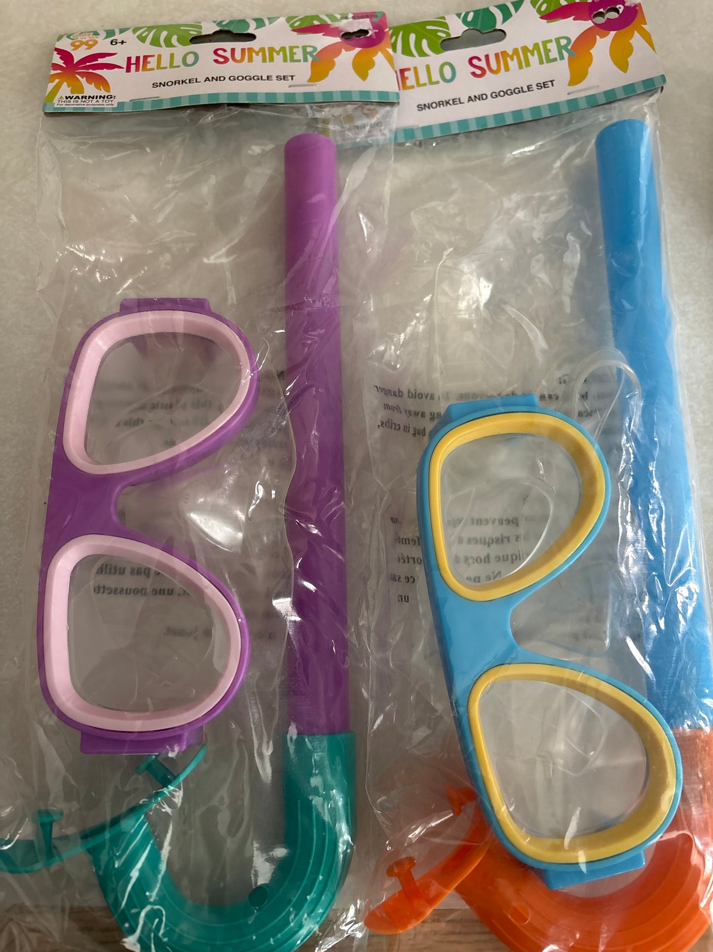 Snorkel and goggle set