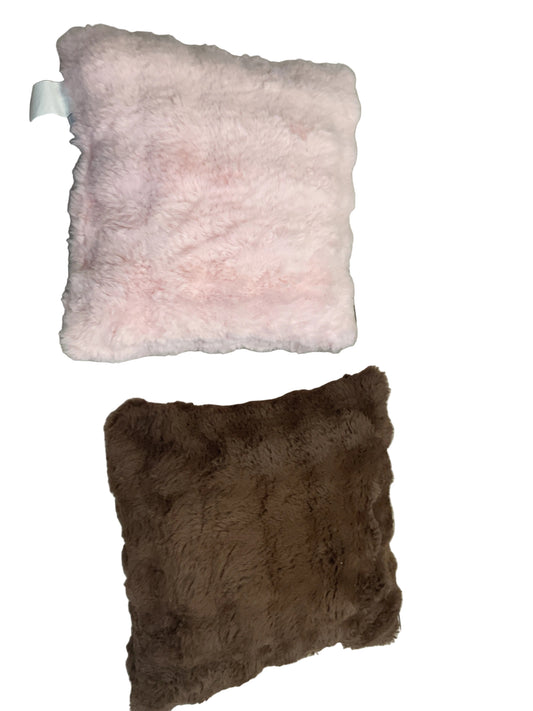 Bryns pillows