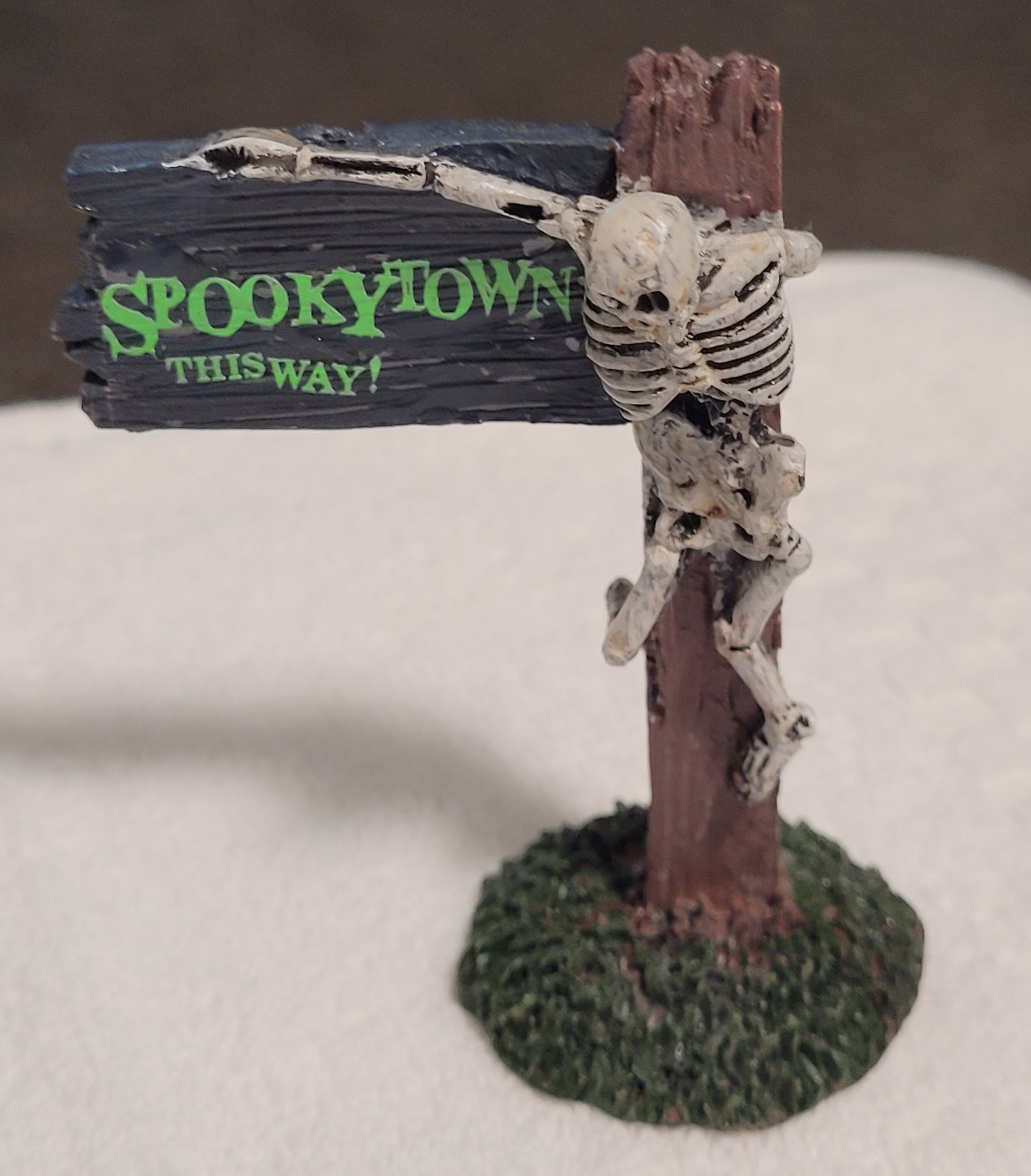 Halloween tombstone figure