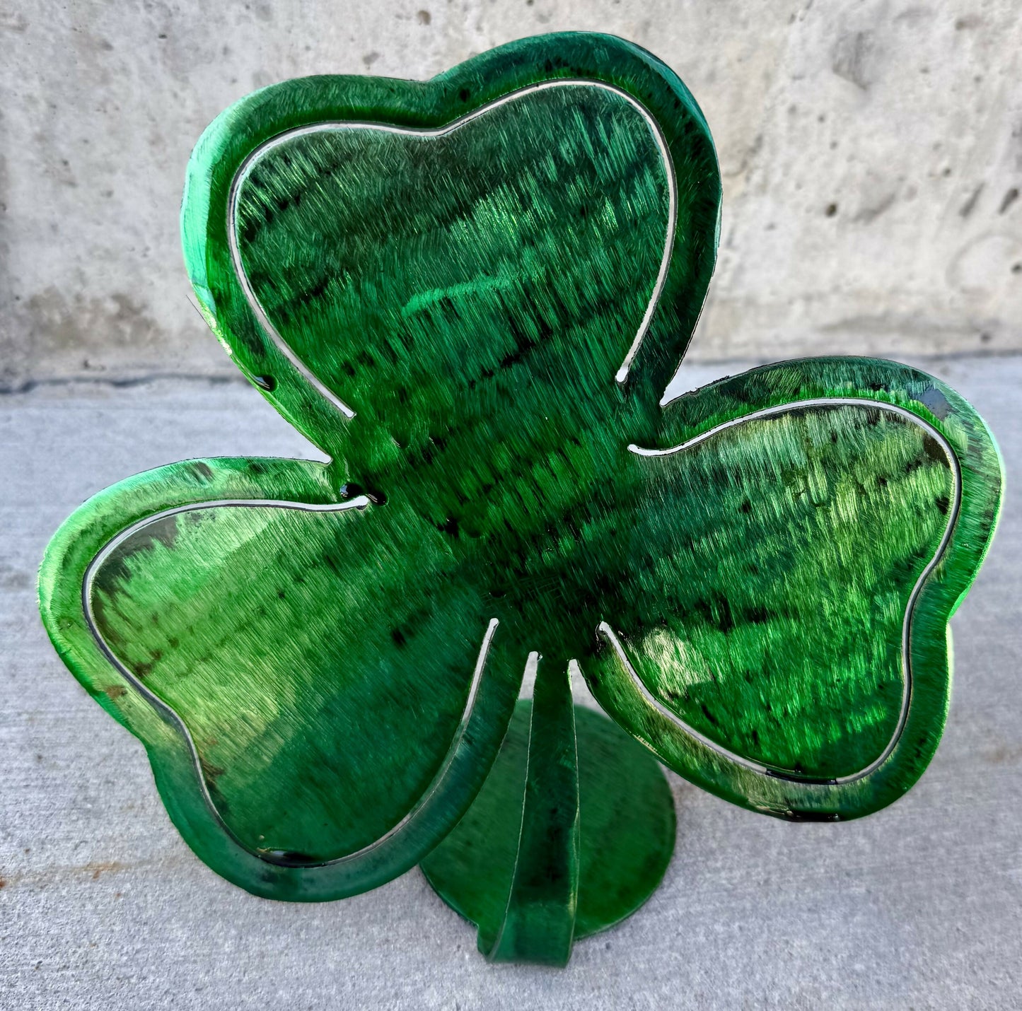 Standing shamrock