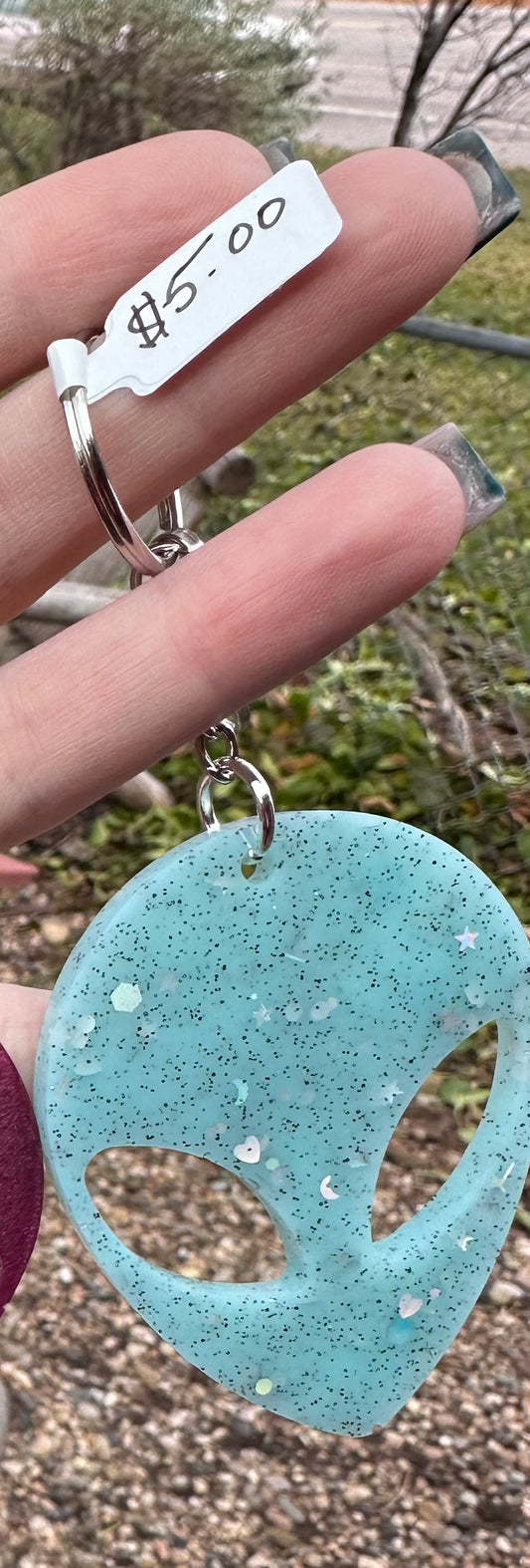 Alien head keychain