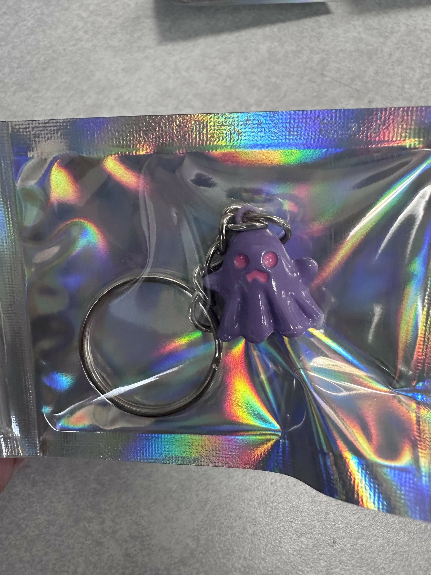Mini ghost keychain pink with gold heart