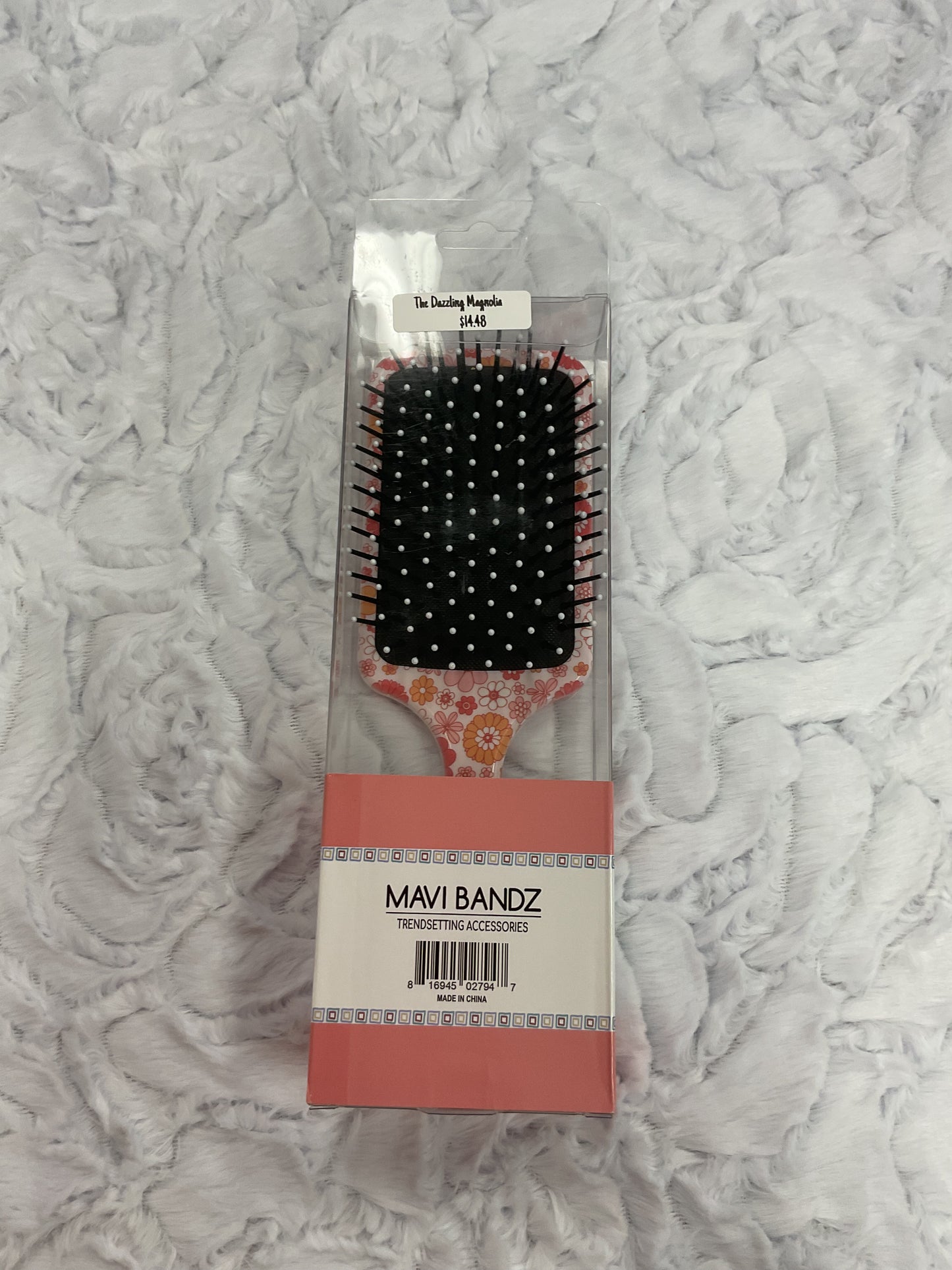 Karma collection paddle brush