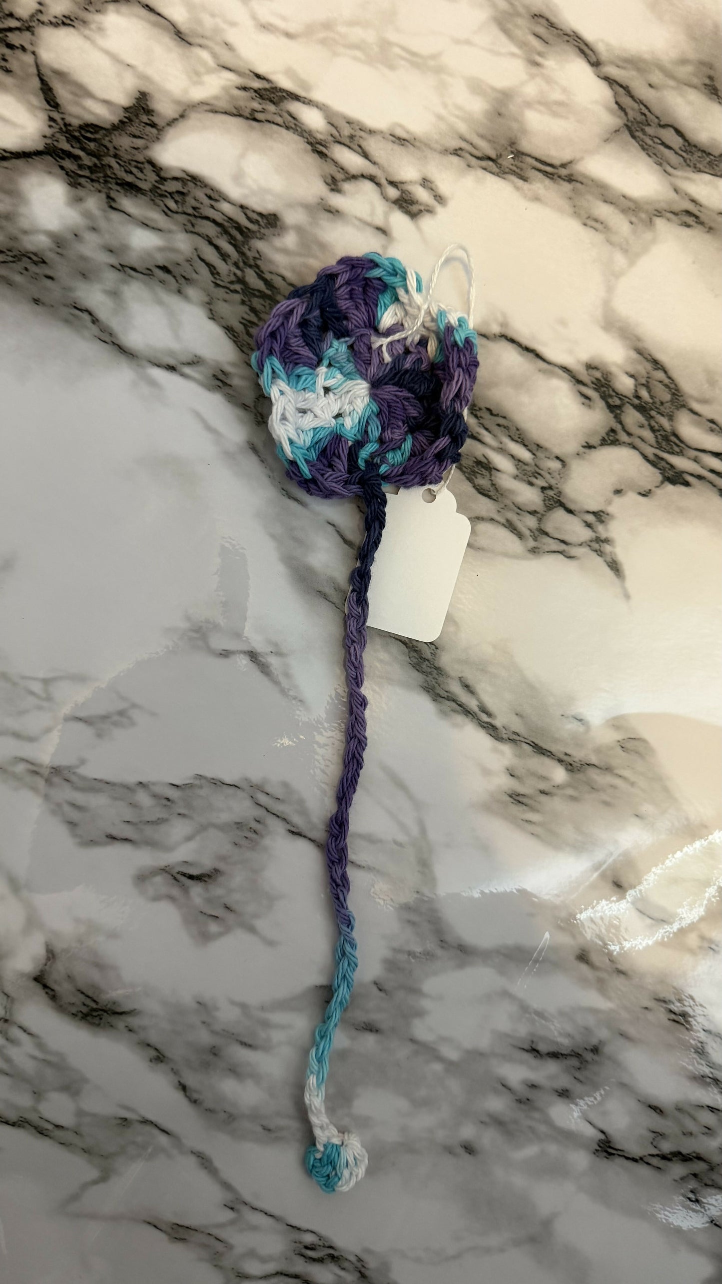 Crochet flower bookmark