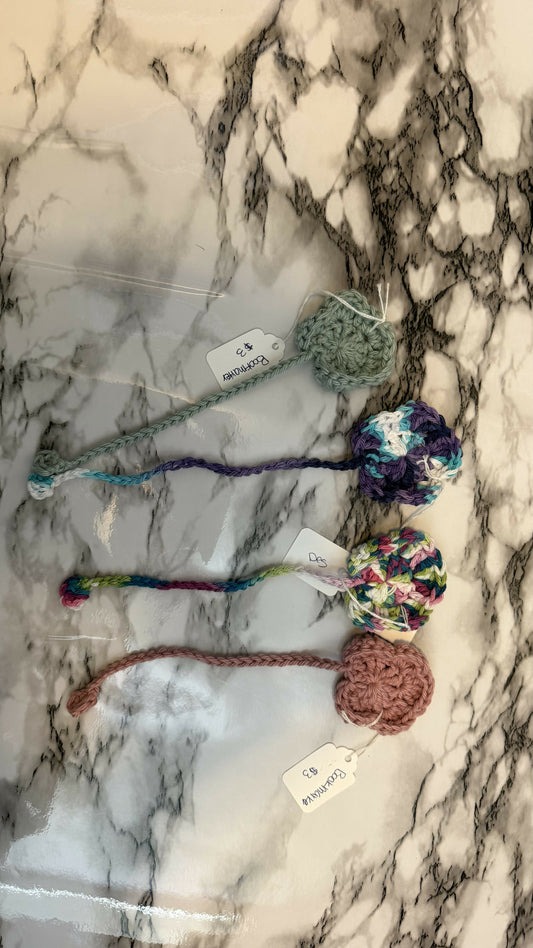 Crochet flower bookmark