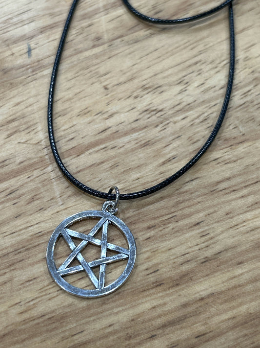 Pentagram Necklace black/silver