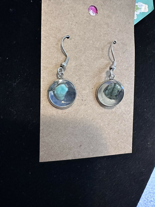Resin bezel circle earrings