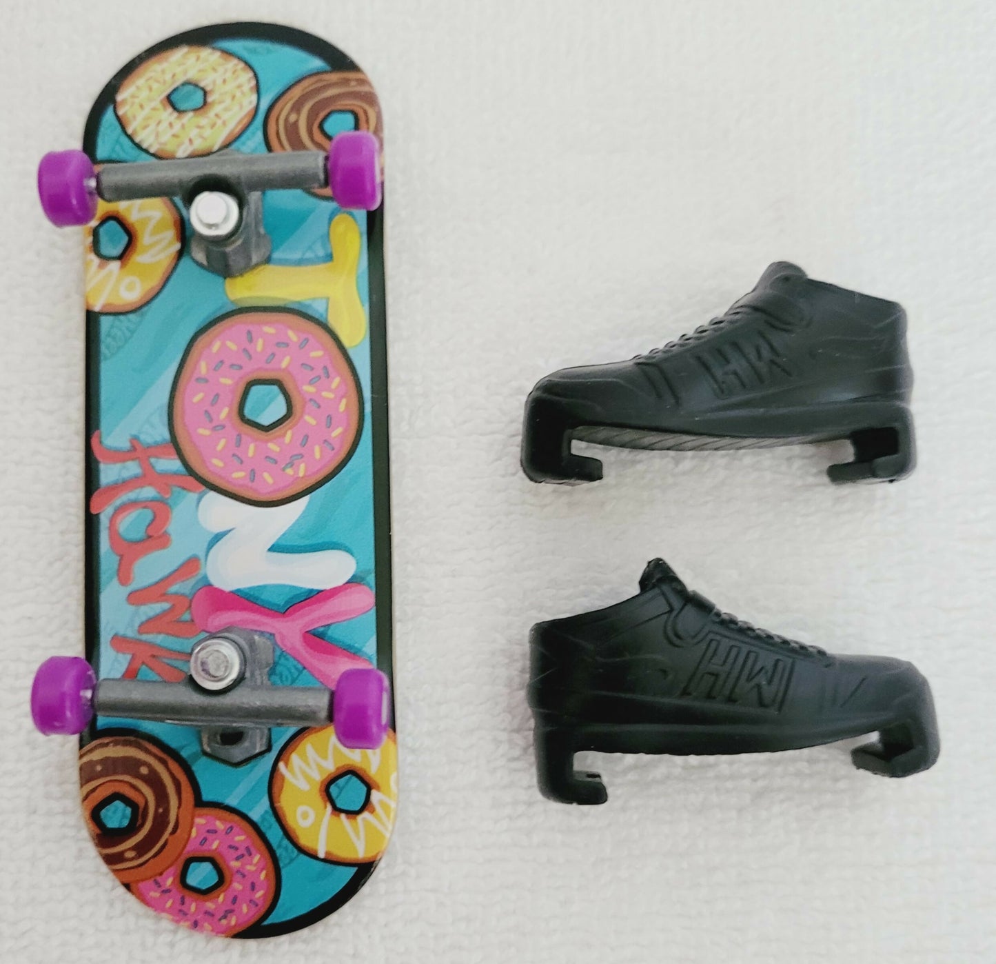 Hot Wheels Skate Tony Hawk Donut fingerboard Set